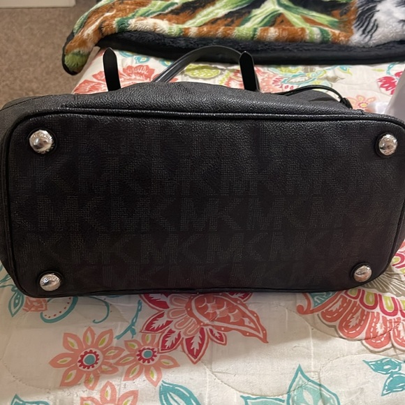 Michael kors handbag - Picture 6 of 6